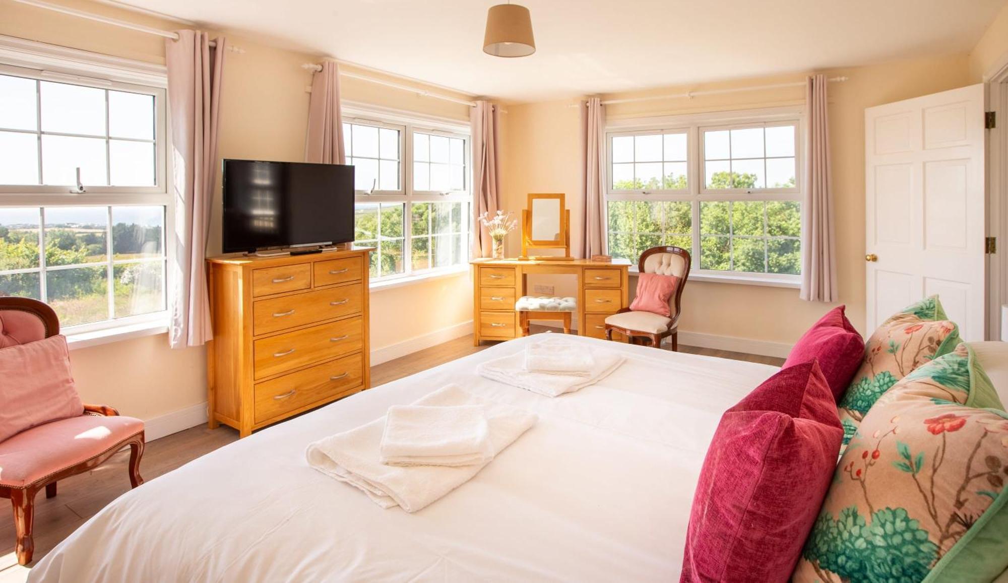 Stunning 6 Bedroom Cottage Near Cornish Coast บู๊ด ภายนอก รูปภาพ